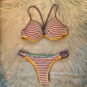 🖤🤍🖤VS B&W Striped Bikini!!🖤🤍🖤
